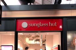 Sunglass Hut Outlet Photo