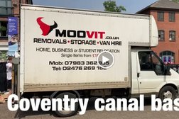 Moovit Man and van Coventry Photo