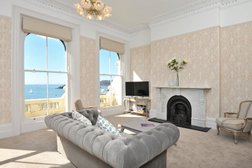 1 Elliot Terrace - Luxury apartments on the Hoe with stunning sea views, ultrafast wifi, private parking and self check in. Any length of stay. Go to  in Plymouth